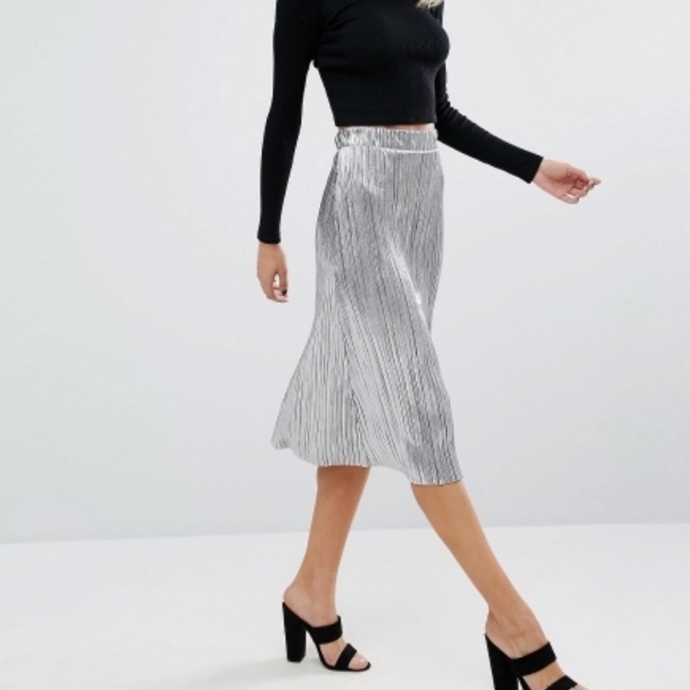 First & I Metallic Plisse Midi Skirt
