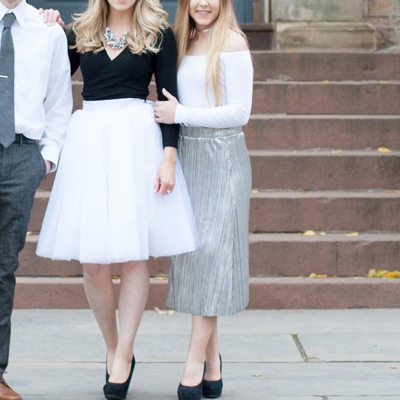 First & I Metallic Plisse Midi Skirt - Picture 4 of 4