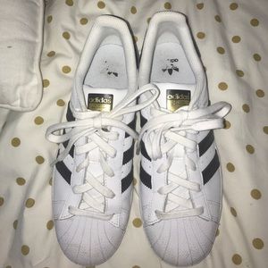 Adidas superstars