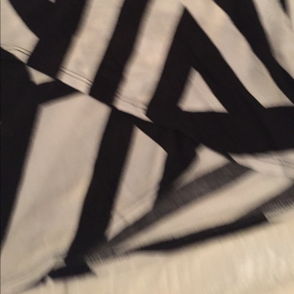 Black and white Guess 3/4 sleeve top - Picture 4 of 4