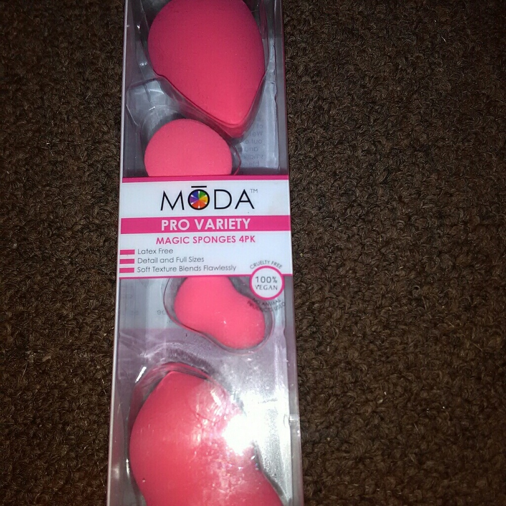 Beauty blender 4pack. ON HOLD ON HOLD