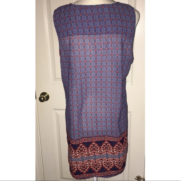 Loose Fitted Criss-Cross Front Sheer Tanktop! - Picture 3 of 5