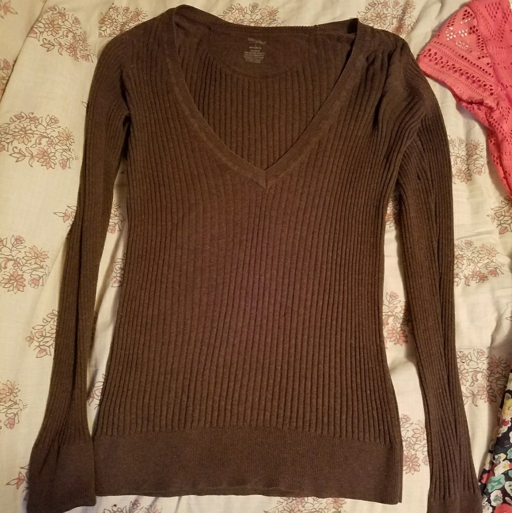 Women's v-neck sweater