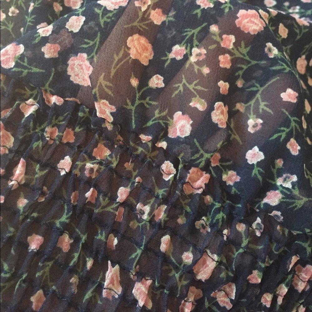 Sheer Flowered Top - Picture 2 of 2