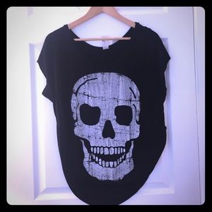 Skull cutout top