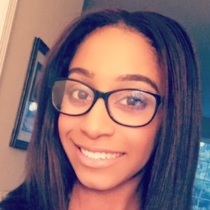 Meet your Posher, Courtney