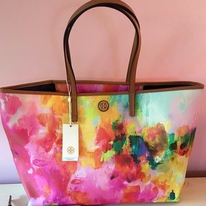 TORY BURCH CAMERON TOTE!