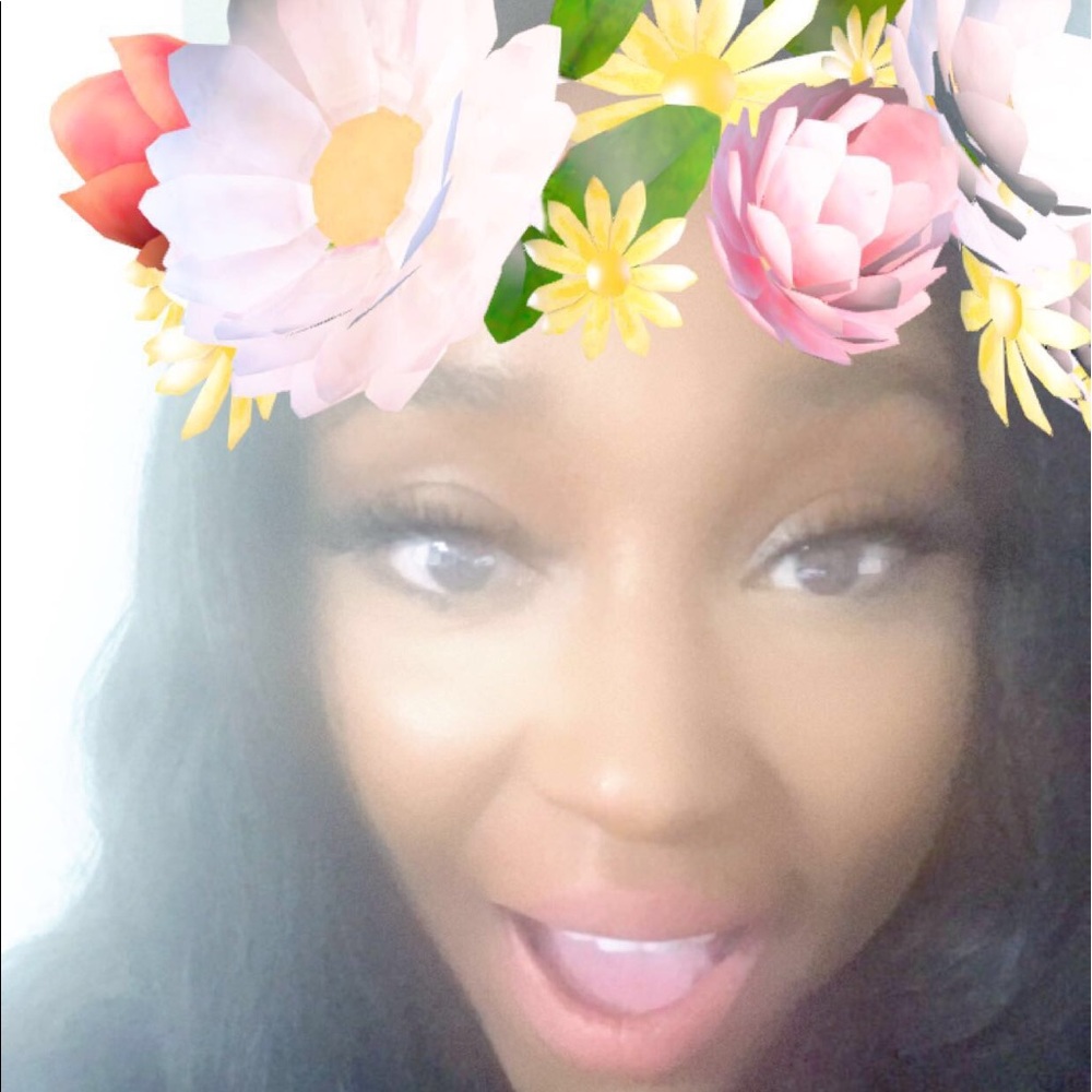 Meet your Posher, Afsatu