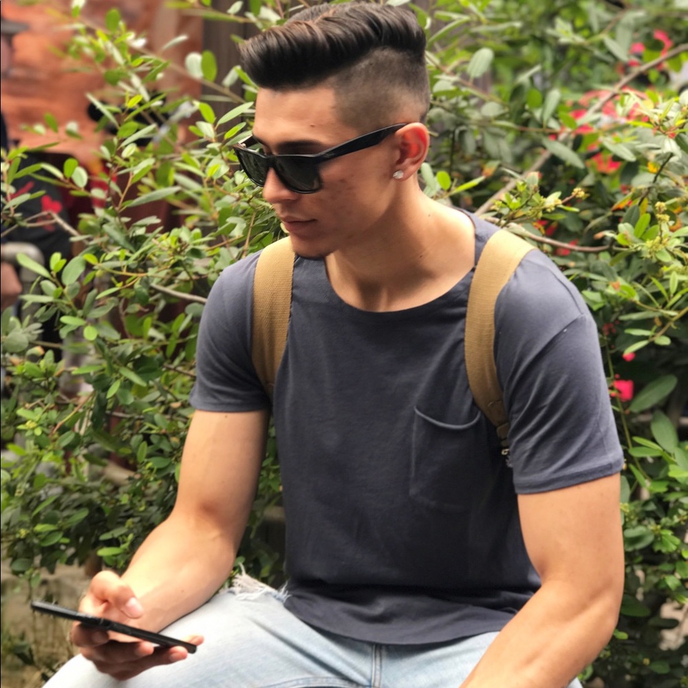 Meet your Posher, Chris