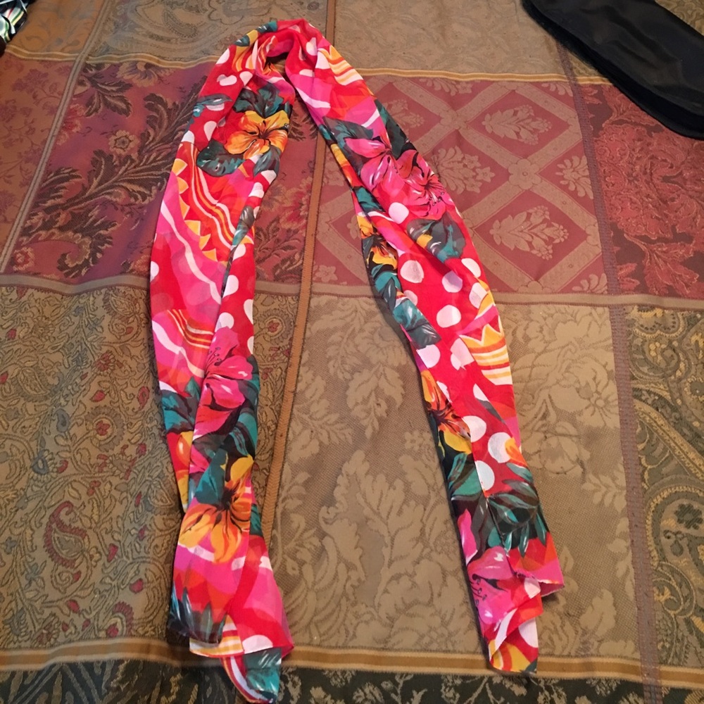 Beautiful flower 🌺 scarf
