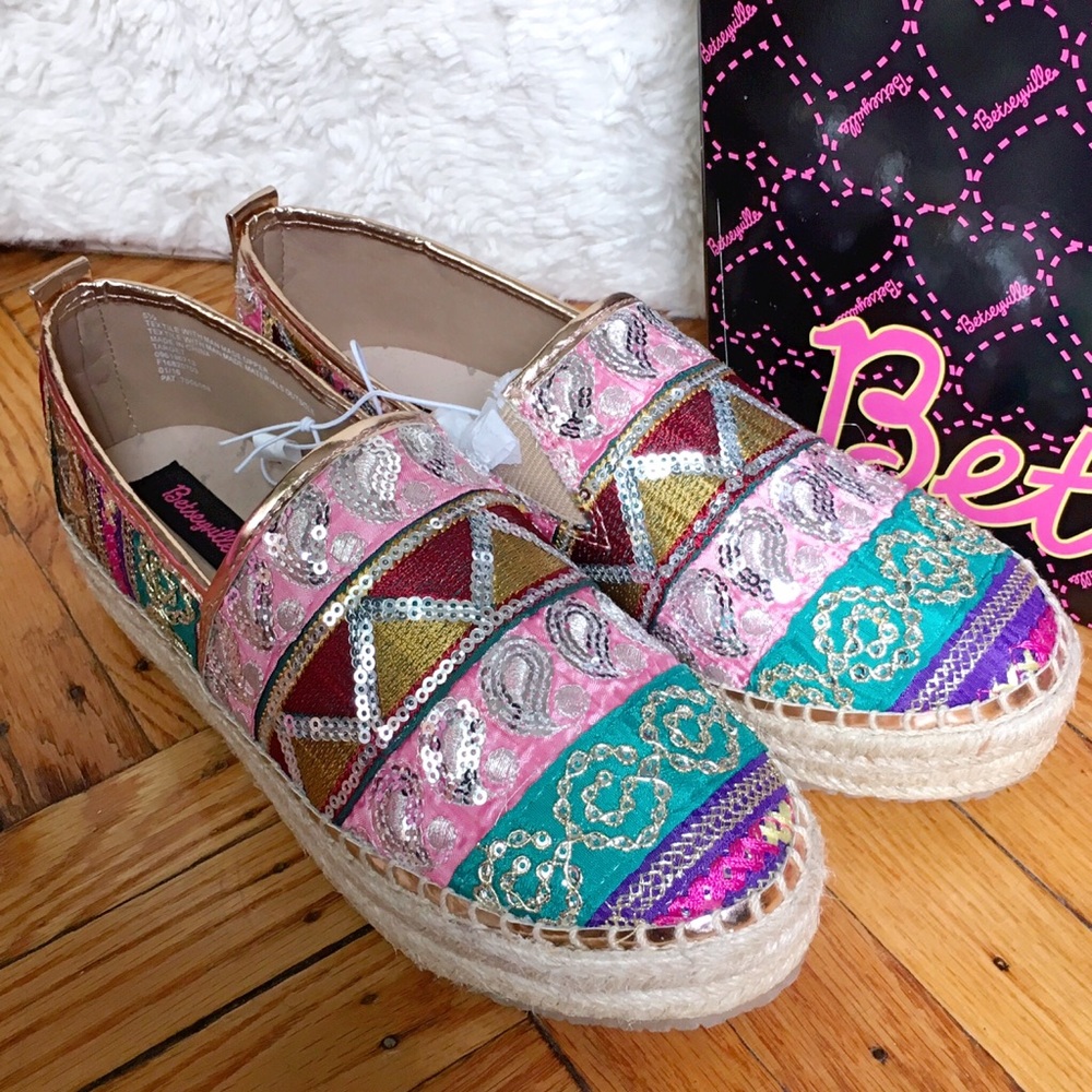 🆕Betseyville sequin embroidered espadrille NWB