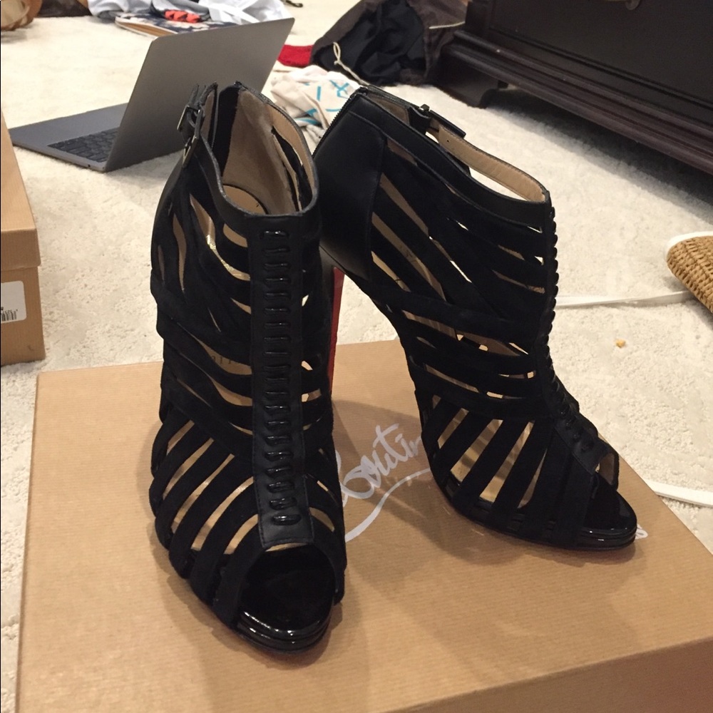 ❌SOLD❌Christian Louboutin Karina Bootie - Picture 1 of 5