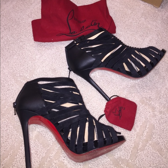 ❌SOLD❌Christian Louboutin Karina Bootie - Picture 4 of 5