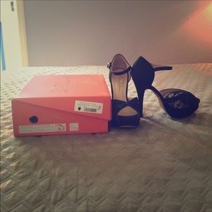 Black Lace Sparkling Pump High Heels