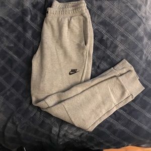 Nike tech fleece sweats
