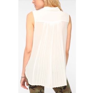 Urban Outfitters Button-Down Shirt