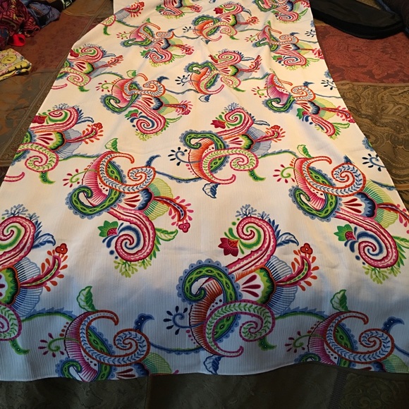 Beautiful scarf - Picture 2 of 2