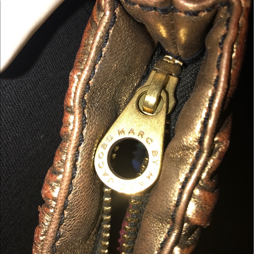 Marc by Marc Jacobs Metallic Cross Body Bag - Picture 5 of 8