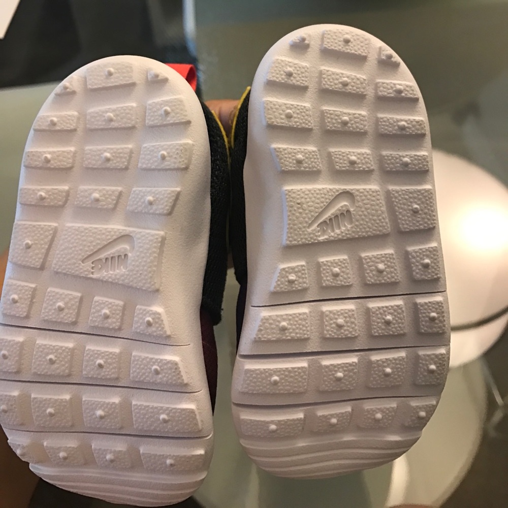 Baby Nike Roches - Picture 4 of 4