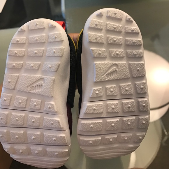 Baby Nike Roches - Picture 4 of 4