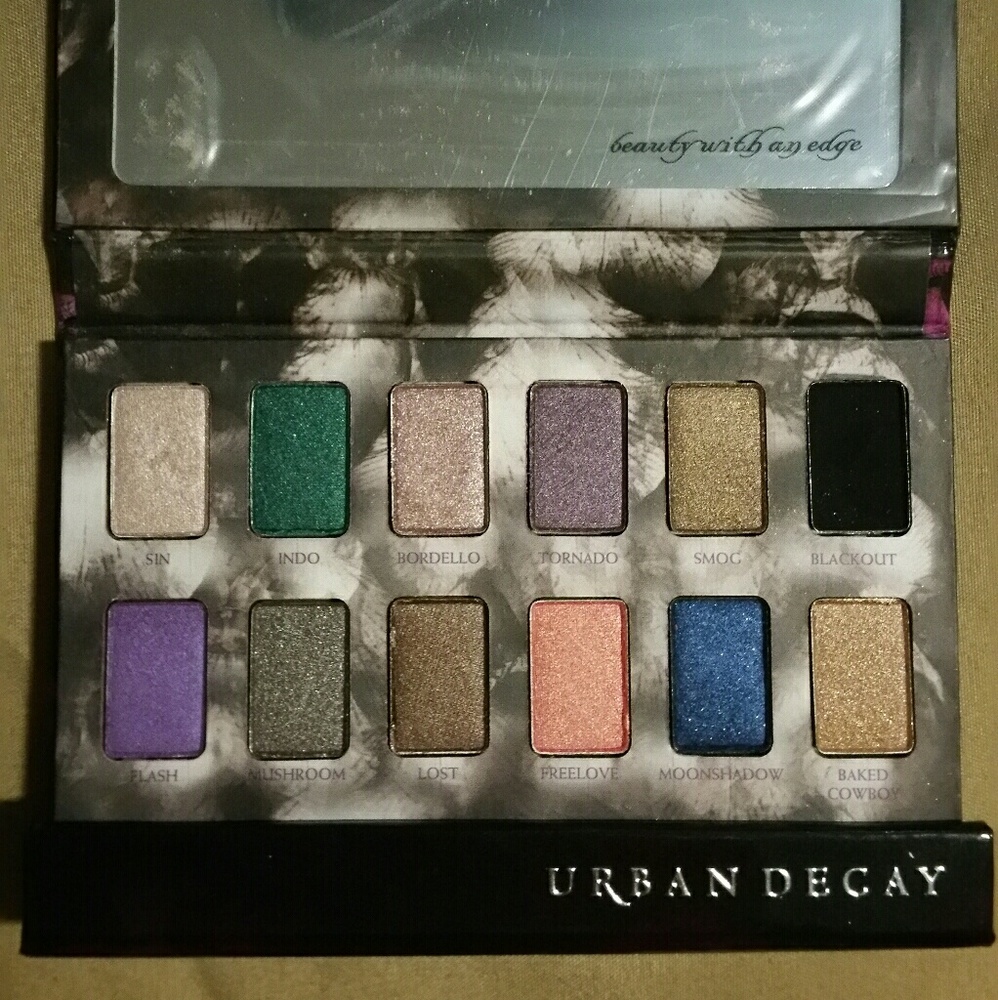Urban Decay Shadow Box