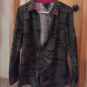 Lane Bryant camo button down blouse 18