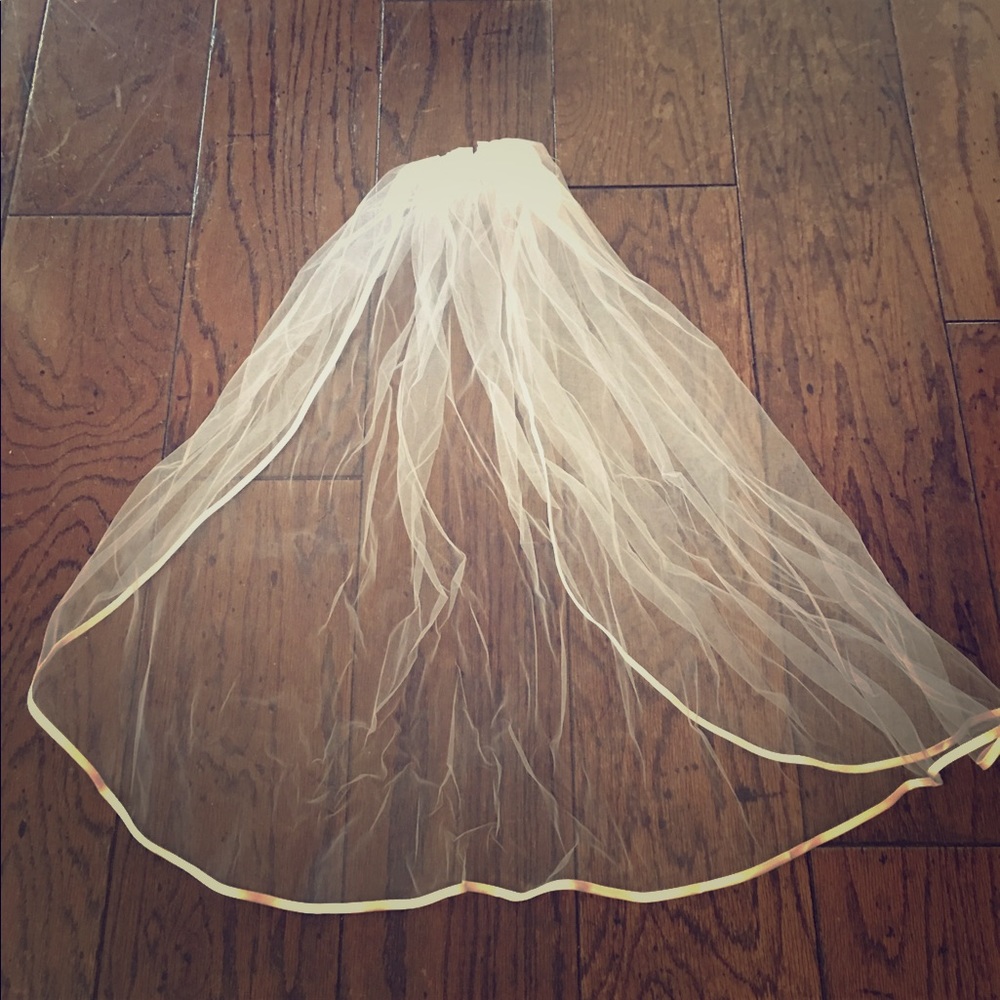 Ivory wedding veil