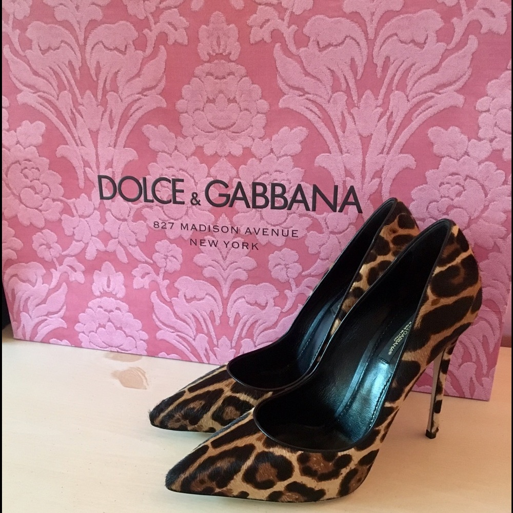 DOLCE & GABBANA LEOPARD PUMPS!