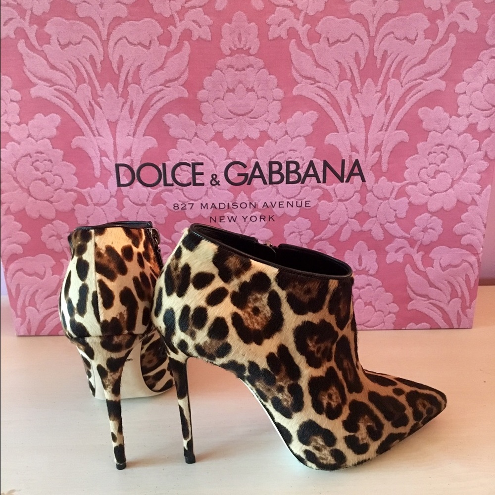DOLCE & GABBANA LEOPARD BOOTIES!