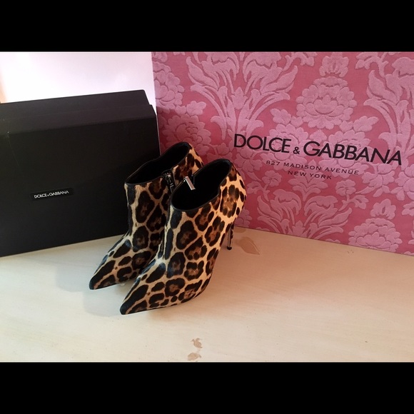 DOLCE & GABBANA LEOPARD BOOTIES! - Picture 2 of 3
