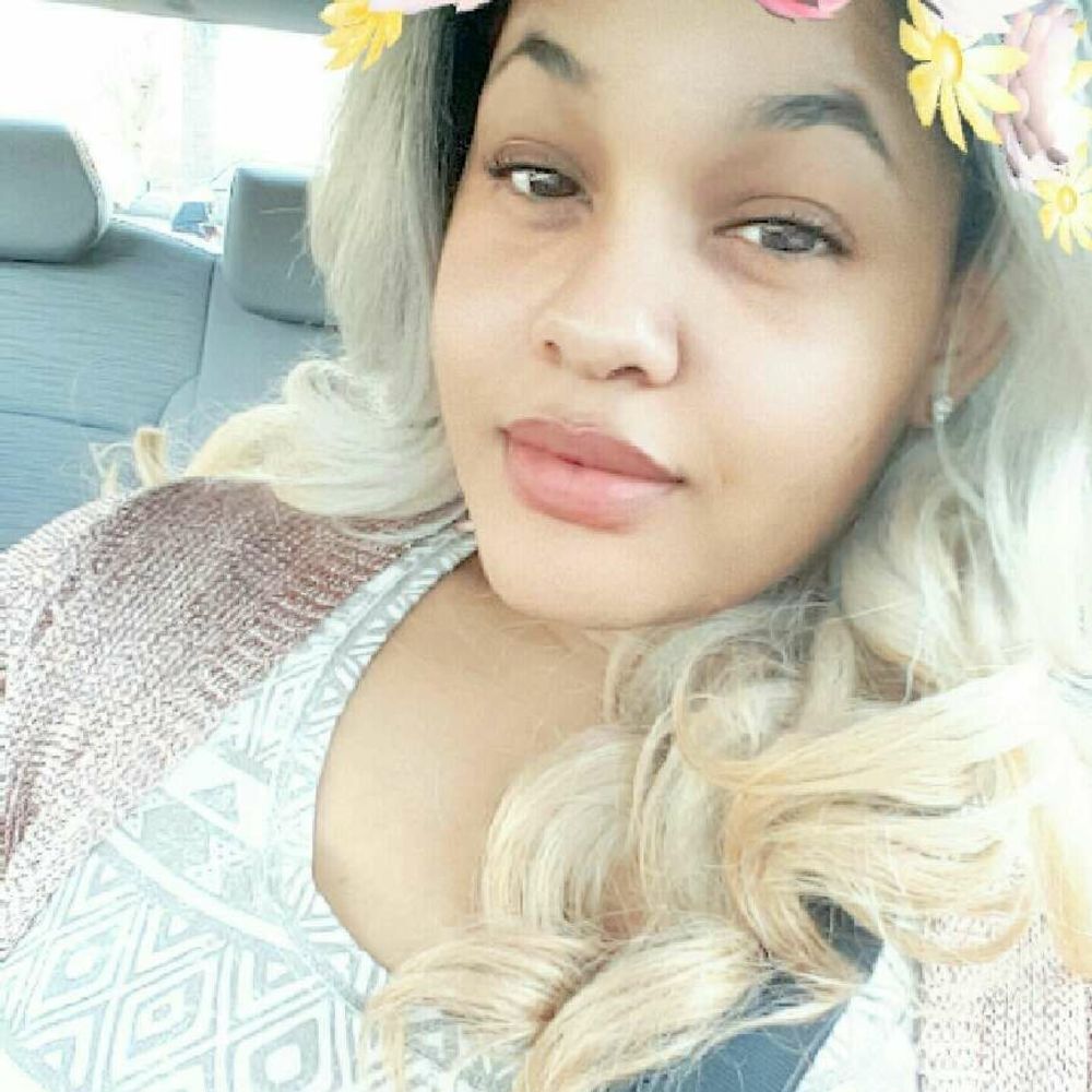 Meet your Posher, Dominique