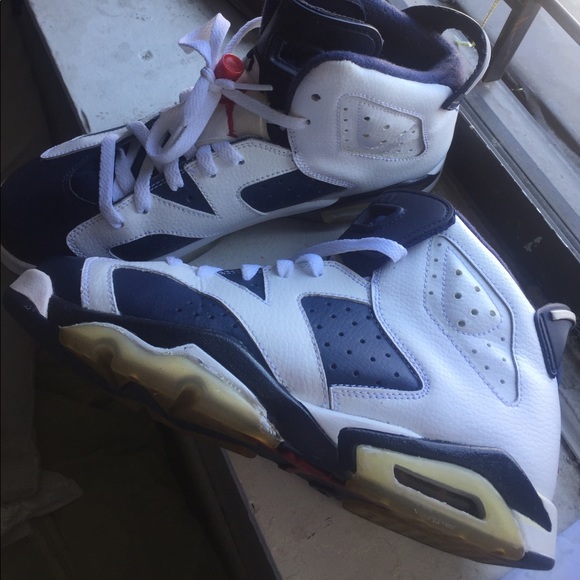 Jordan 6's Mint Condition No Box Size 7Y (US) - Picture 2 of 3