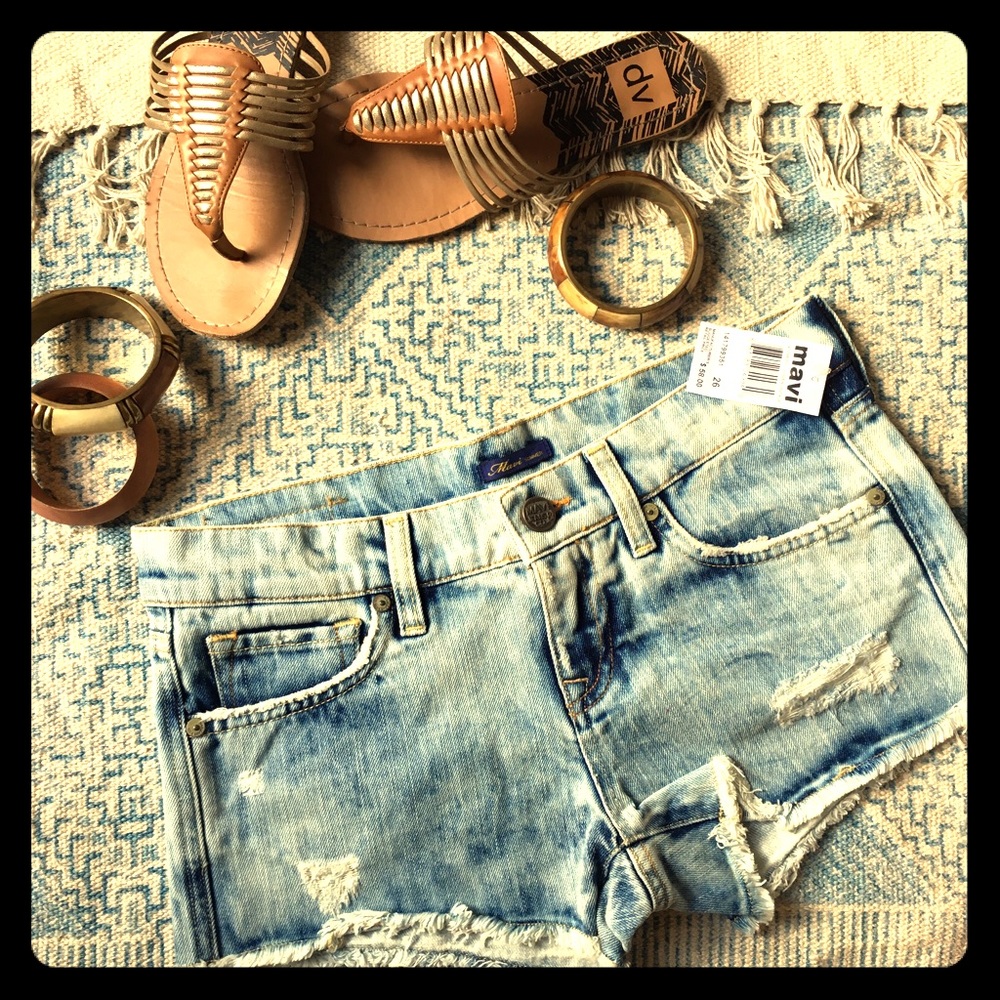  MAVI denim shorts, flip flops or heels sz 26