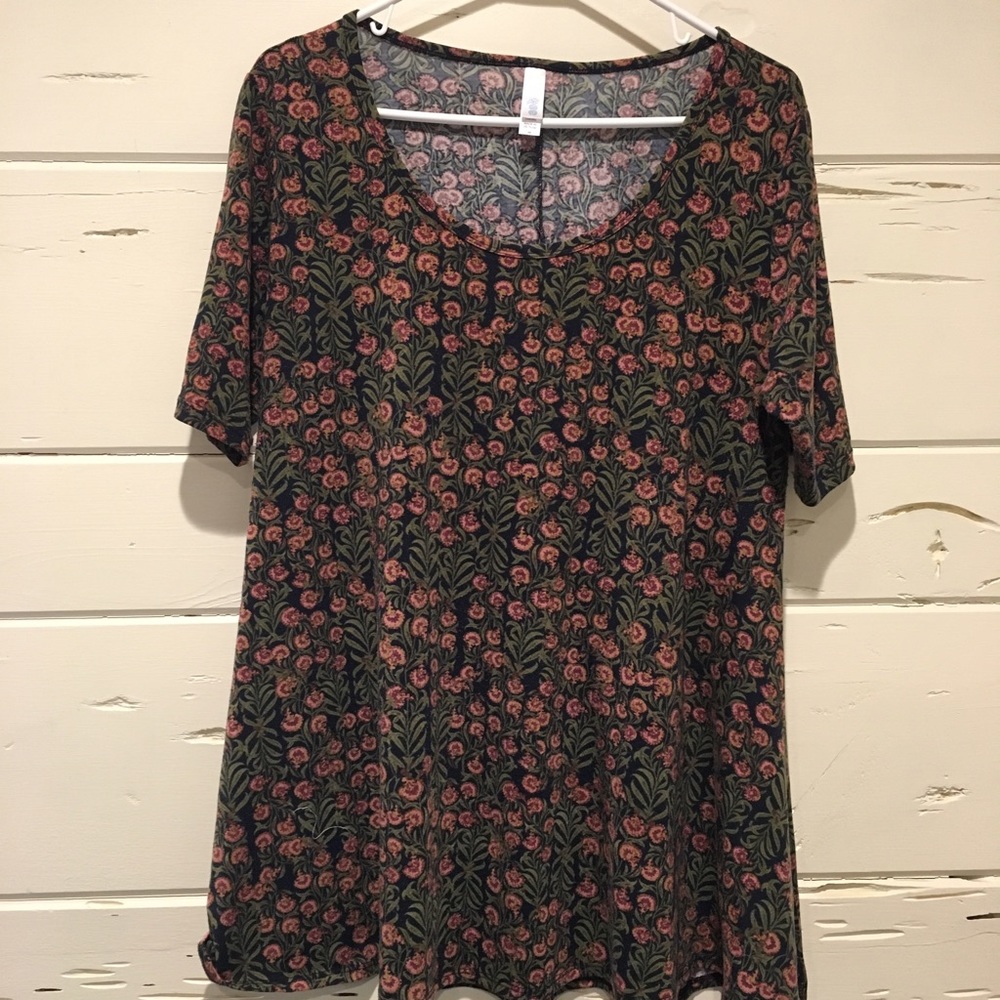 LuLaRoe perfect tee