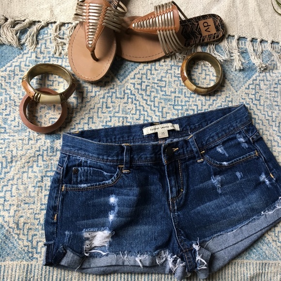 the perfect jean shorts! size 25, XS, 0 - Picture 2 of 4