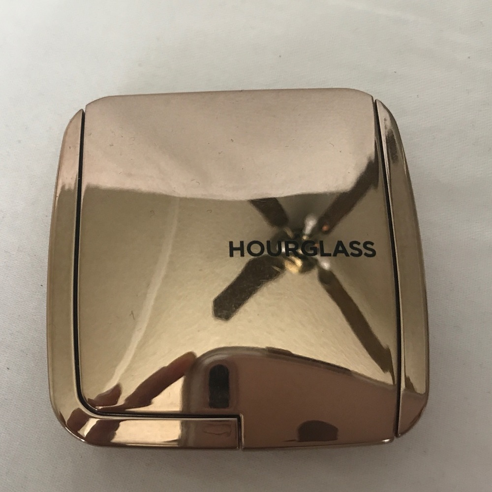 Hourglass Ambient Lighting Blush Mood Exposure