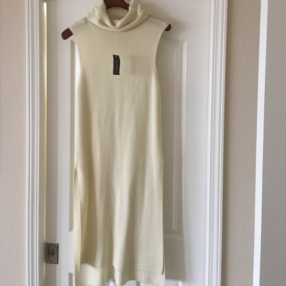 NWT long hi-low tunic sweater M