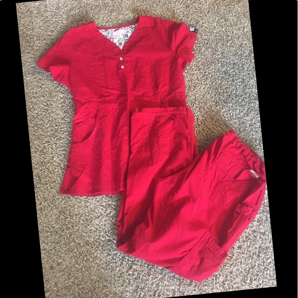 Koi Scrub Set 😍