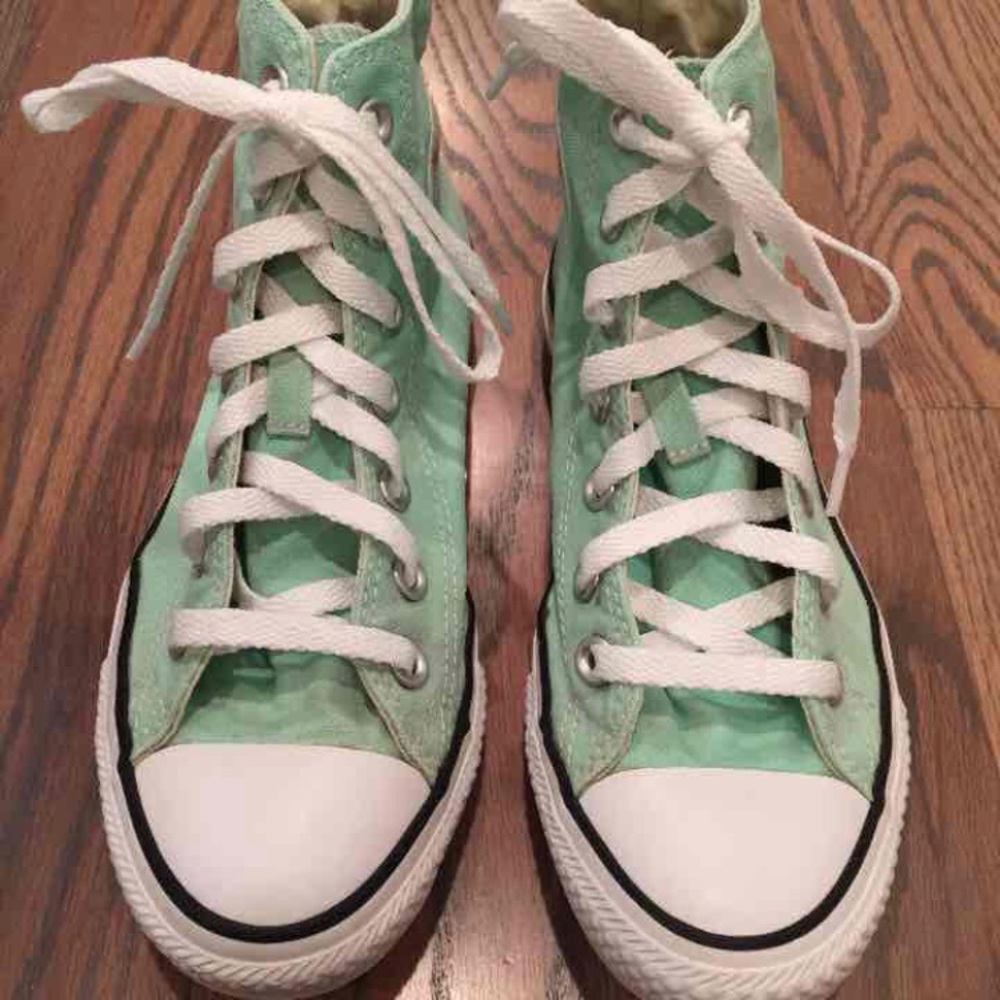 Size 7 converse