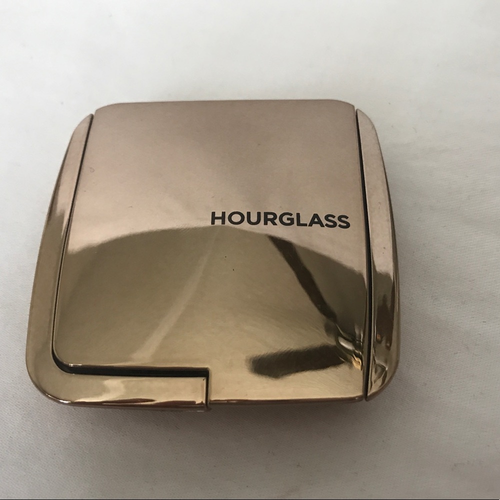 Hourglass Ambient Lighting Blush Dim Infusion