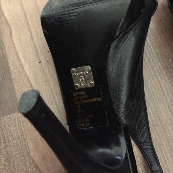 Black leather heels - Picture 3 of 3