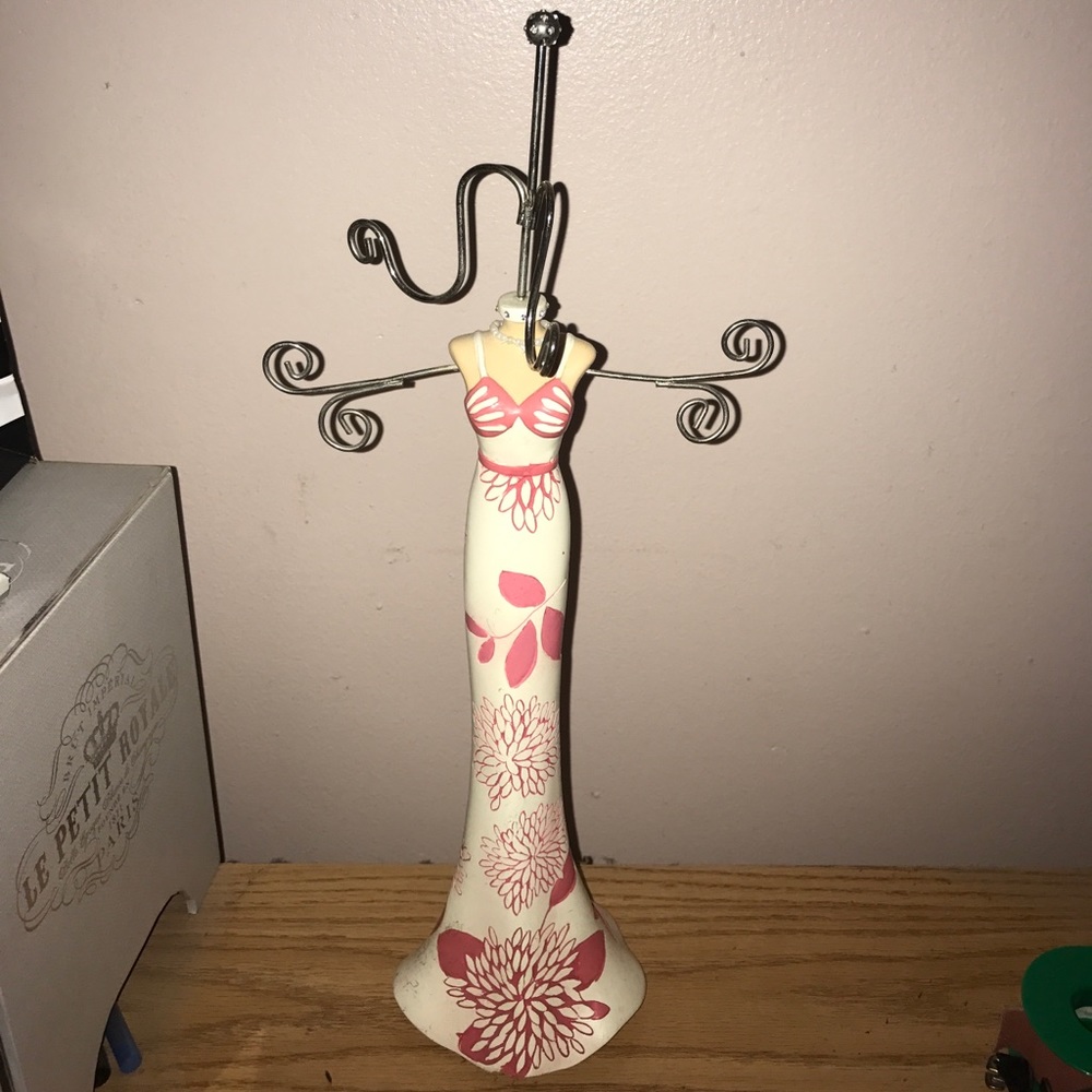 Jewelry hanger