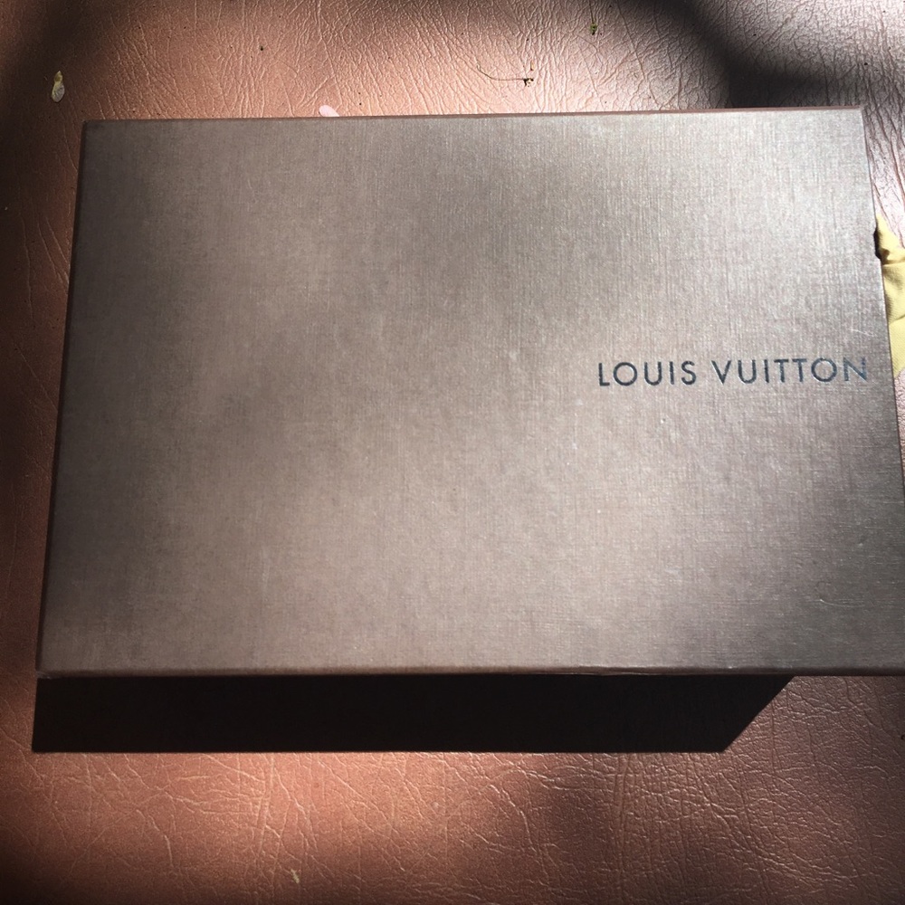 LOUIS VUITTON PUMPS