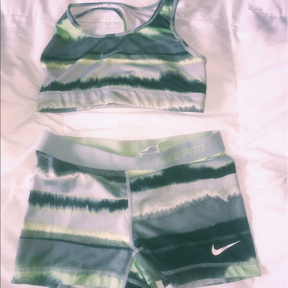 Nike pro set