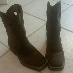 Boys ariat boots