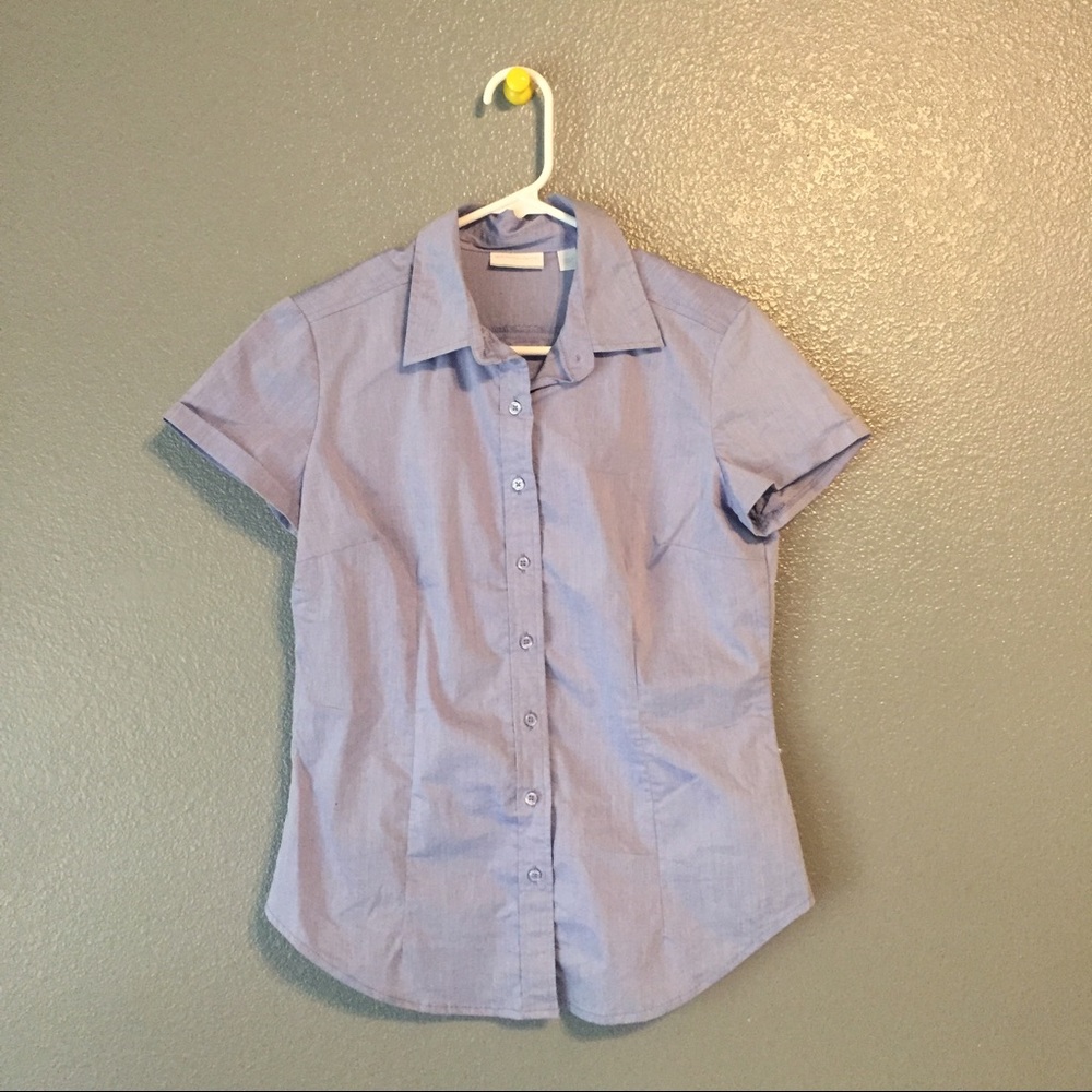 NEW YORK & COMPANY Collared Button Down Shirt