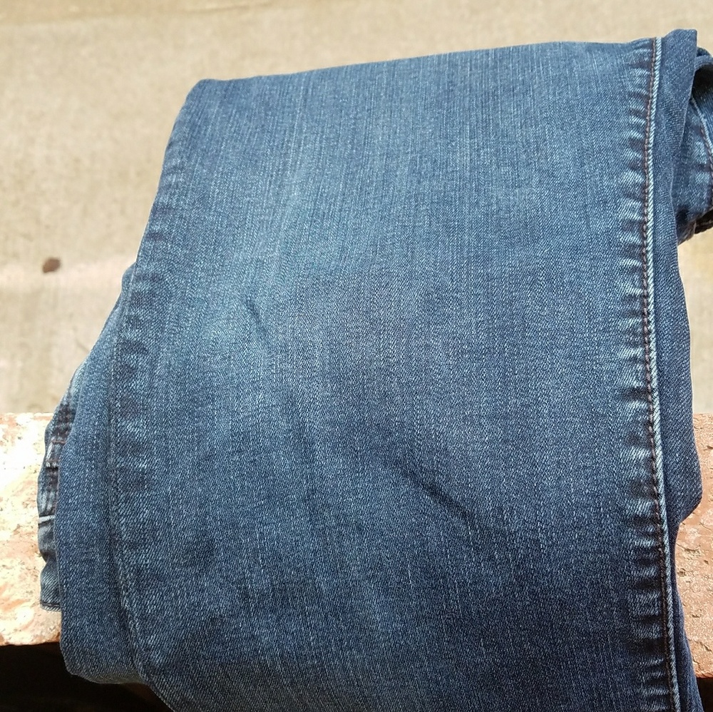 Dark blue wash straight leg jeans