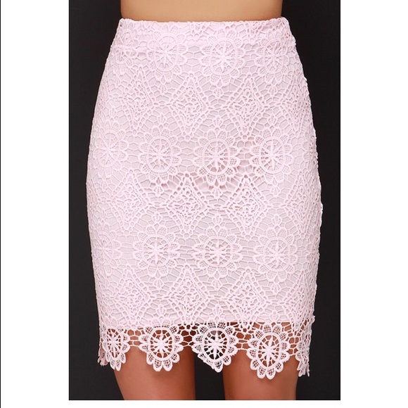Lulu's Skirts - Lulus Pink Skirt. Lulu's Skirts - Lulus Pink Skirt.