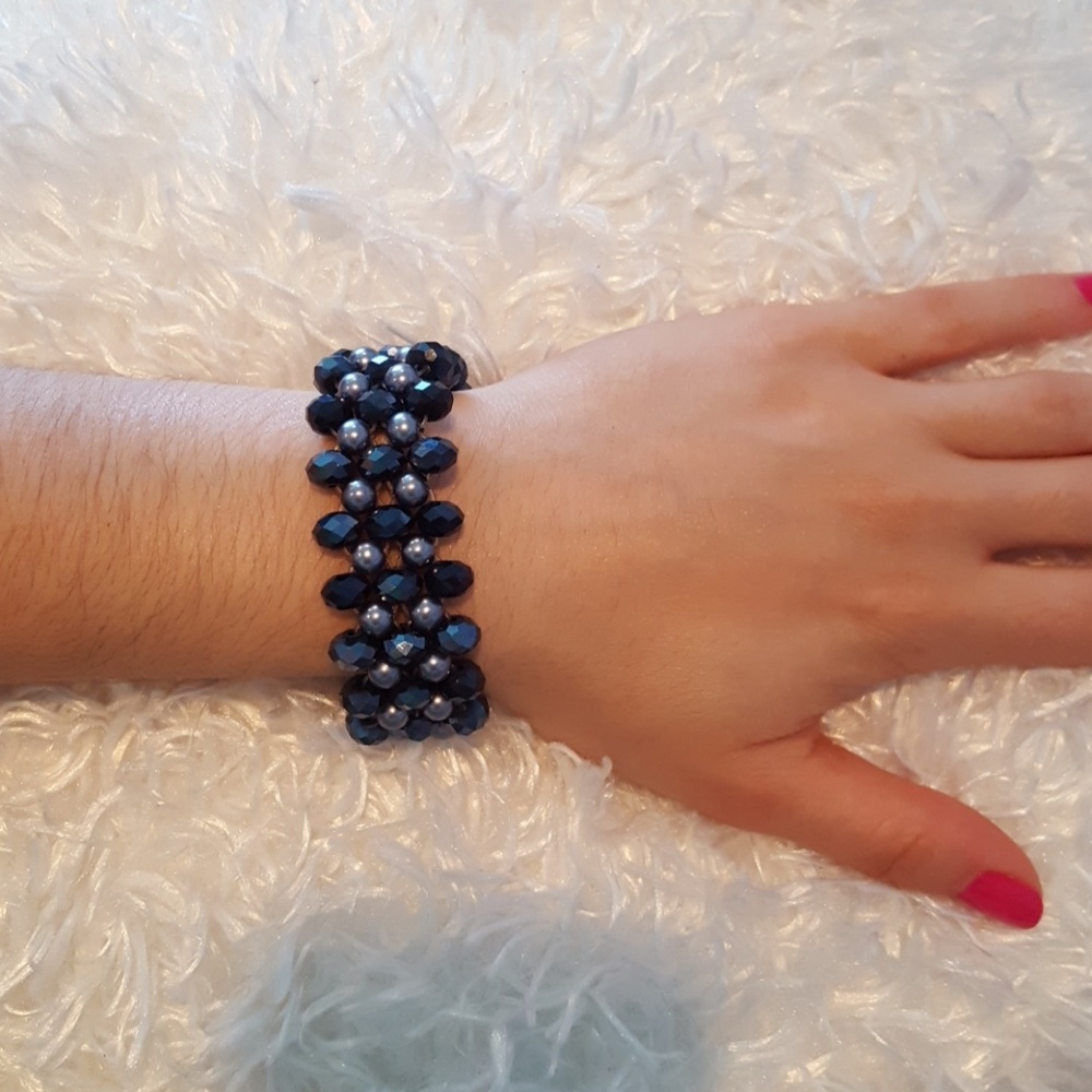 Bead bracelet