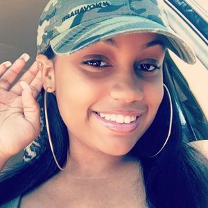 Meet your Posher, Kira